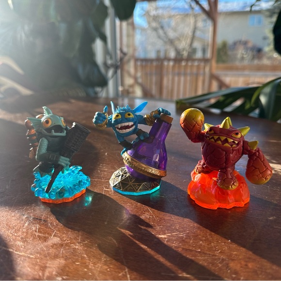 Skylanders Giants PS3 Game Portal Of Power 0000502 16 Figures Lot TESTED WORKS - Picture 5 of 12